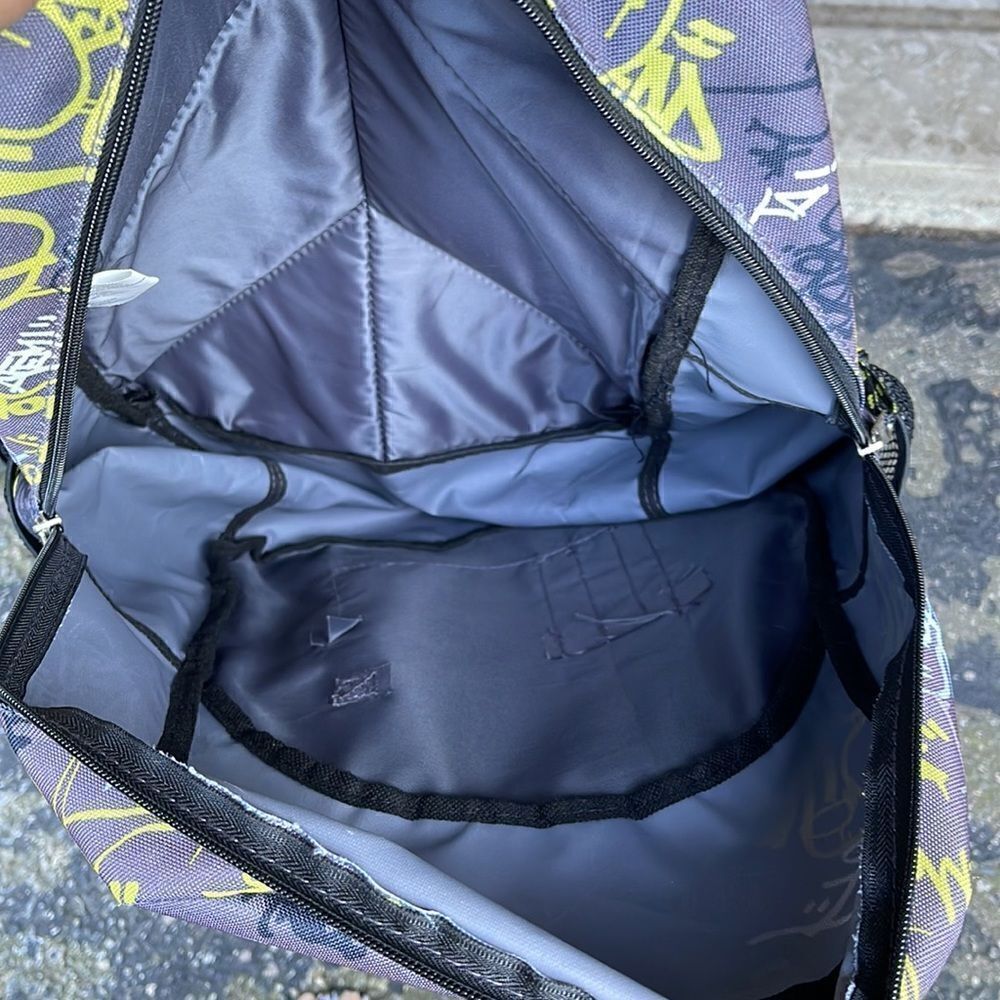 Backpack   - Picture 3 of 4